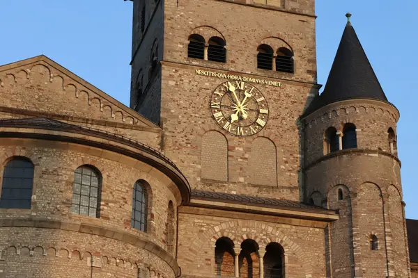 Anreise und beste Reisezeit