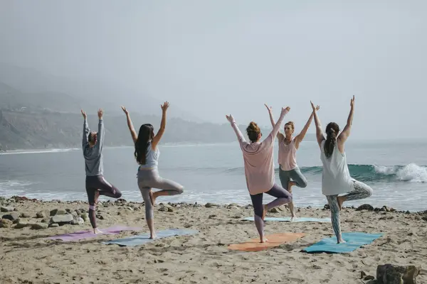Was ein Yoga Retreat von einer Yoga-Stunde unterscheidet