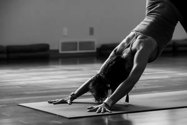 Was eine Yogalehrer-Ausbildung beinhaltet