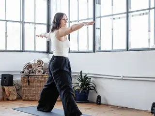 Entspannt und gestärkt im Arbeitsalltag - Stress bewusst reduzieren mit Yoga, Atmung und Natur