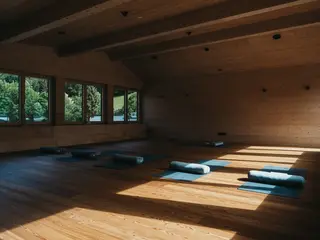 RUNTERKEMMA. Yoga & Wellness Retreat