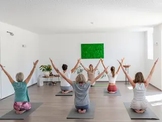 Find Your Balance – Yoga & Dance for Women Going Through Life Changes