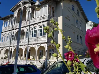 Colors, the Sea, & Inner Inspiration: Your Retreat for Intuitive Painting & Drawing Right on the Coast