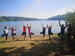 SeeBalance – Yoga & SUP am Starnberger See (Präventionskurs)