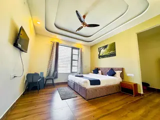 Einzelzimmer mit Doppelbett & privatem Bad