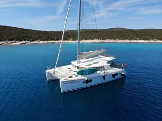 Ganze Yacht