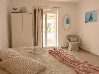 Middle Room (Single Use) mit direktem Zugang zur Yoga Shala