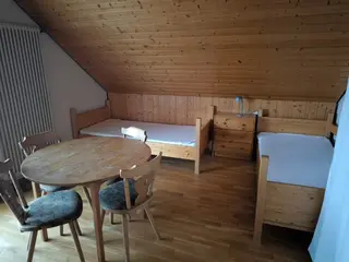 5-Bett Zimmer Frauen