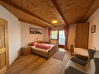 Einzelzimmer mit privater Dusche/WC